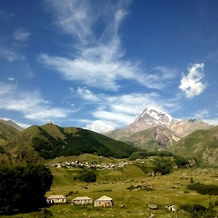 Zura'S Guesthouse Kazbegi Exterior foto